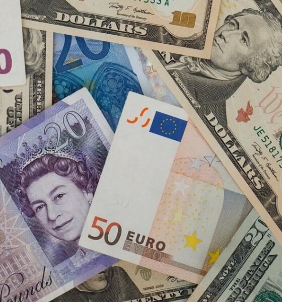 100 British Pounds to US Dollars