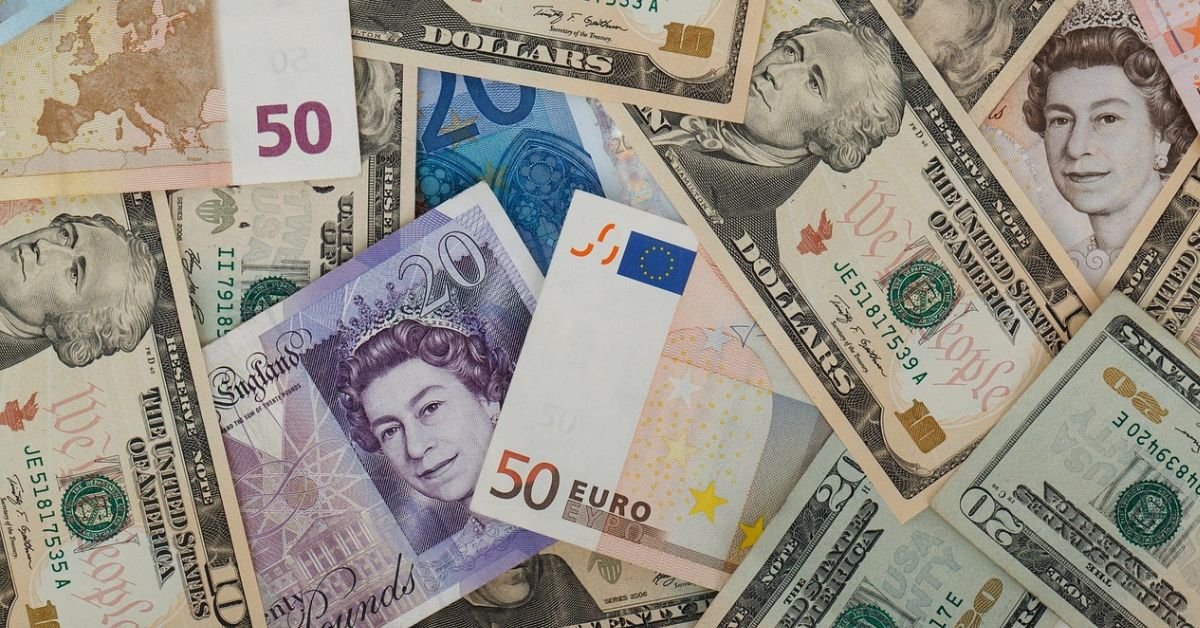 100 British Pounds to US Dollars